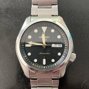 Mens Seiko 5 automatic 40mm. Mint condition